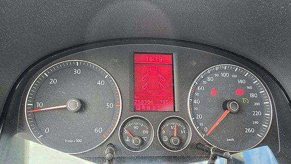 Volkswagen Touran 5 of 18