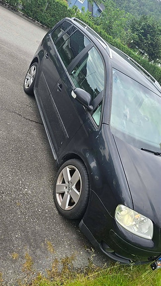 Volkswagen Touran 6 of 18
