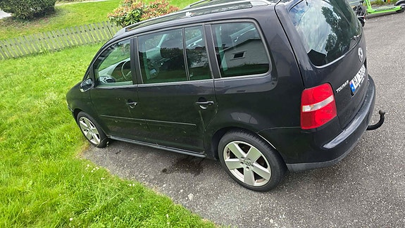 Volkswagen Touran 8 of 18