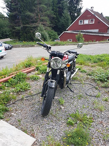 Triumph Bonneville T100 2 of 3
