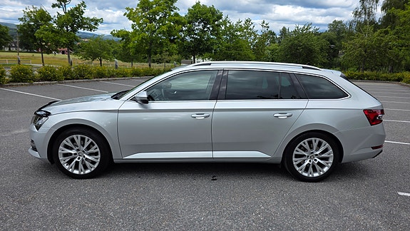 Skoda Superb 4 of 5