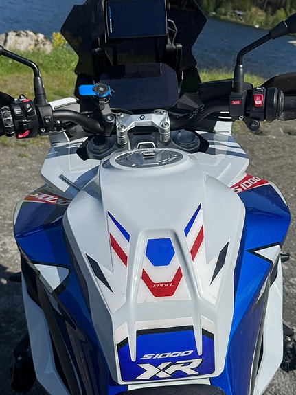 BMW S 1000 XR 4 of 8