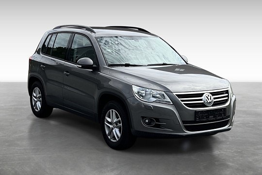 Volkswagen Tiguan 3 of 5