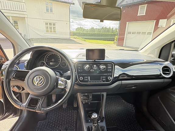 Volkswagen UP! 12 of 30