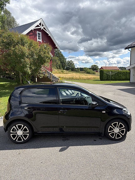Volkswagen UP! 8 of 30
