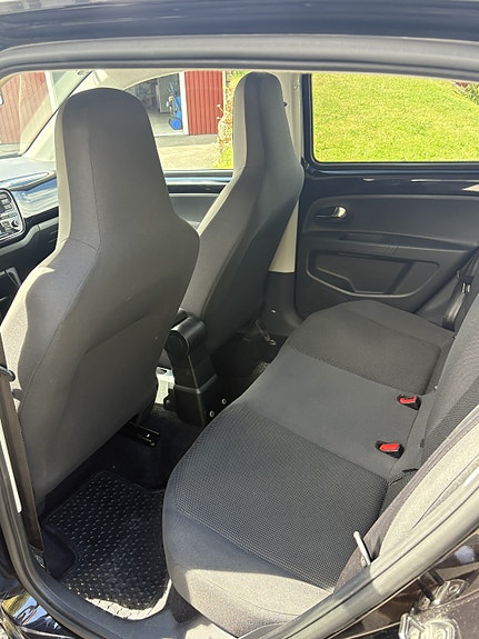 Volkswagen UP! 17 of 30