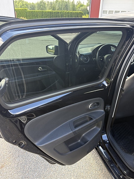 Volkswagen UP! 19 of 30