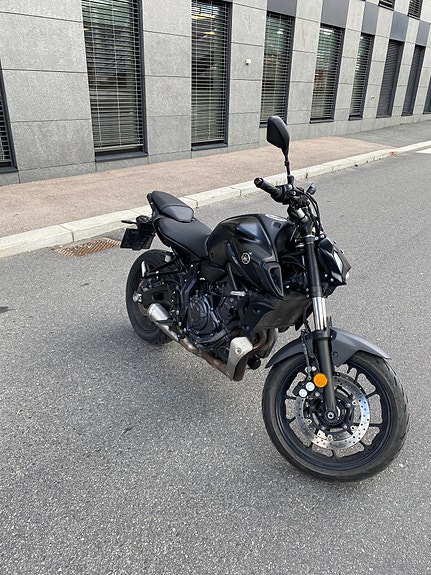 Yamaha MT-07 4 of 14