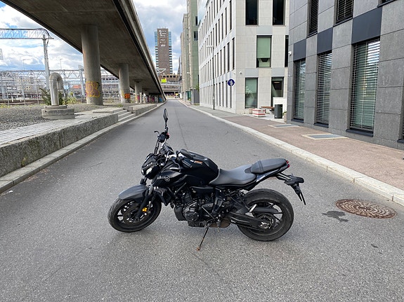Yamaha MT-07 2 of 14