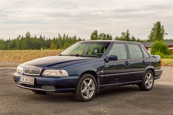 Volvo S70 3 of 5