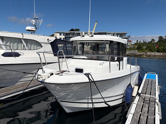 23-fots Pilothouse, 200 HK - Baugpropell, utendørs styring & dieselvarmer 2 of 6