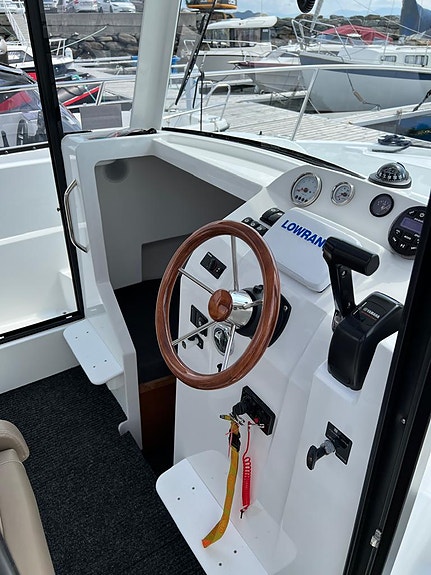23-fots Pilothouse, 200 HK - Baugpropell, utendørs styring & dieselvarmer 6 of 6