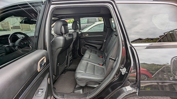 Jeep Grand Cherokee 13 of 30