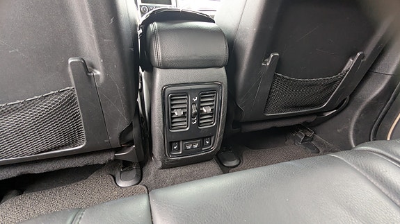 Jeep Grand Cherokee 14 of 30