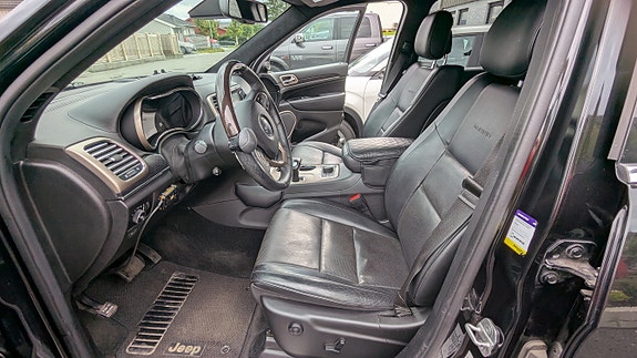 Jeep Grand Cherokee 18 of 30