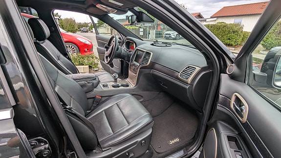 Jeep Grand Cherokee 20 of 30