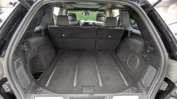 Jeep Grand Cherokee 11 of 30