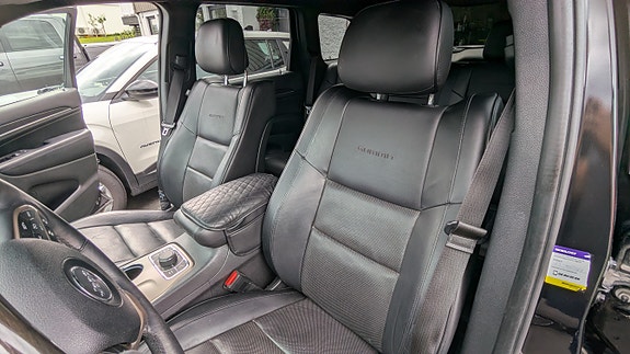 Jeep Grand Cherokee 19 of 30
