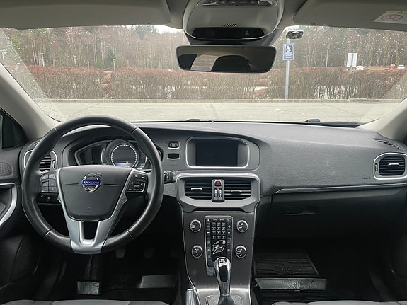 Volvo V40 10 of 29