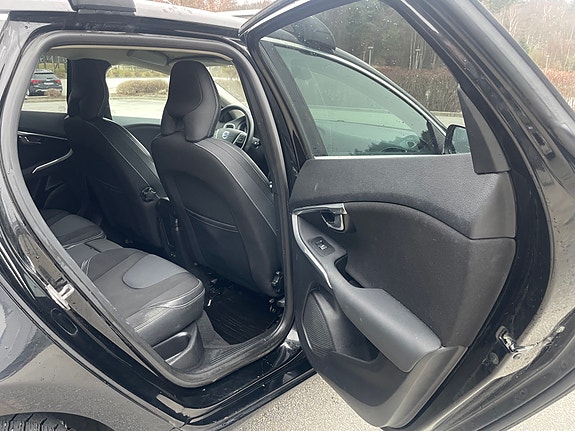 Volvo V40 13 of 29