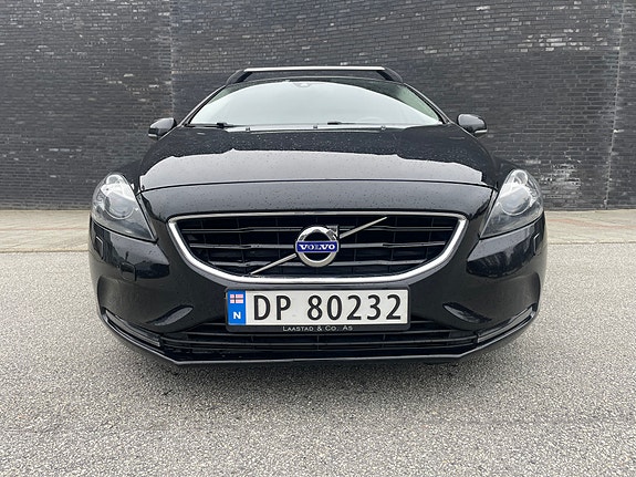 Volvo V40 8 of 29