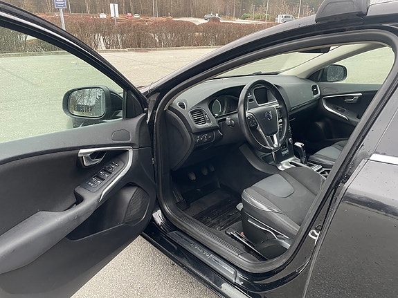 Volvo V40 9 of 29