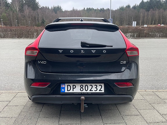 Volvo V40 4 of 5