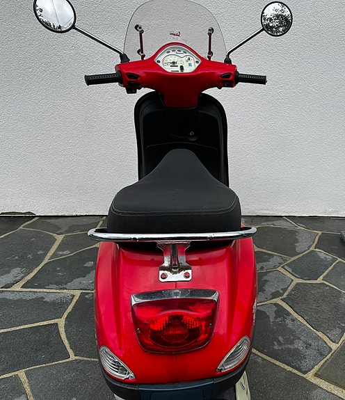 Vespa LX 50 7 of 24