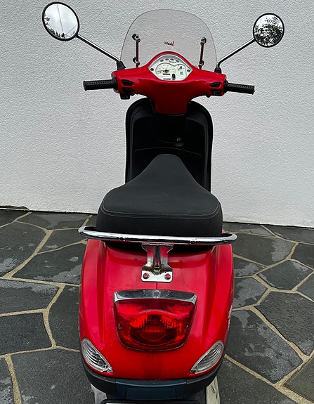 Vespa LX 50 18 of 24