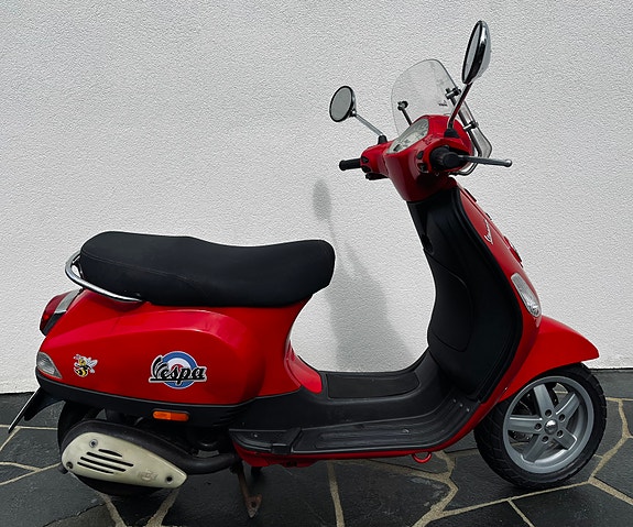 Vespa LX 50 2 of 24