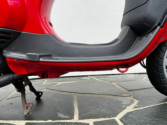Vespa LX 50 4 of 24