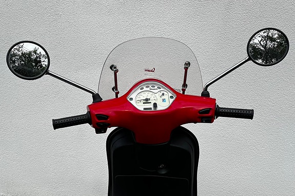 Vespa LX 50 20 of 24