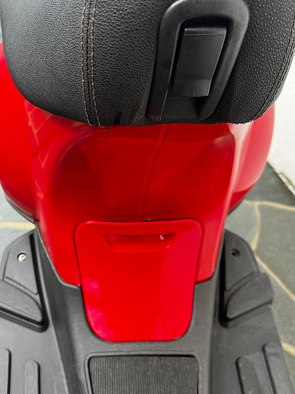 Vespa LX 50 14 of 24