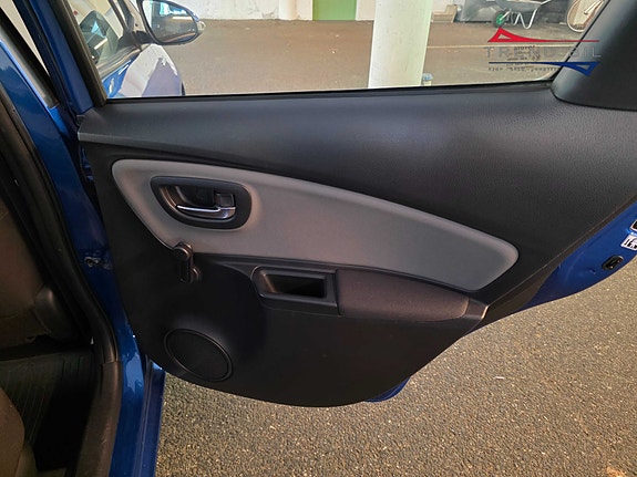 Toyota Yaris 13 of 20
