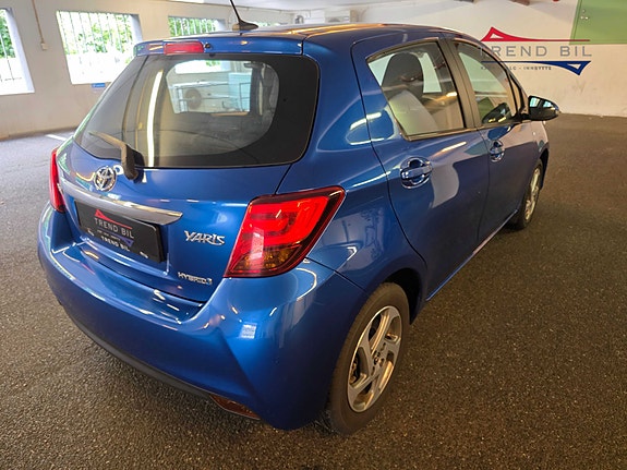 Toyota Yaris 5 of 20