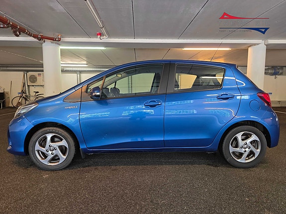 Toyota Yaris 2 of 20
