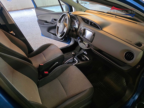 Toyota Yaris 15 of 20
