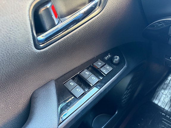 Toyota Prius 17 of 27