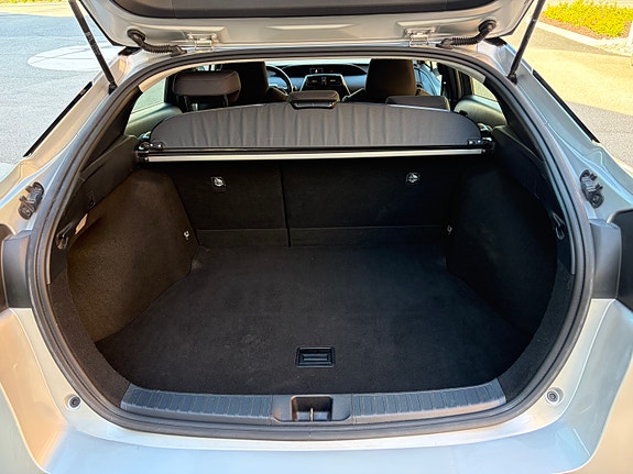 Toyota Prius 16 of 27
