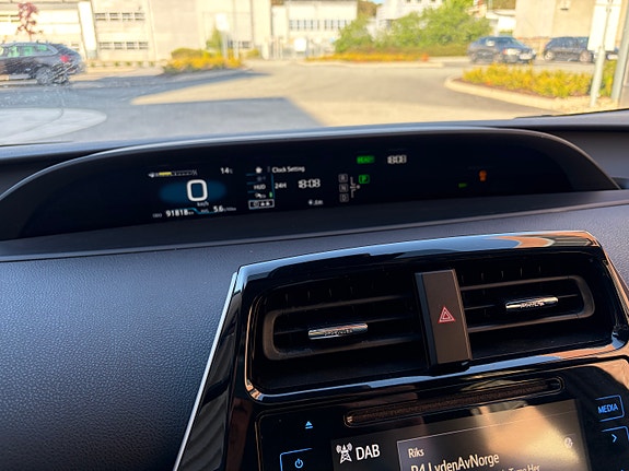 Toyota Prius 18 of 27
