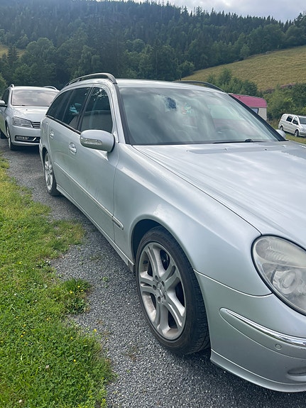 Mercedes-Benz E280 4 of 14