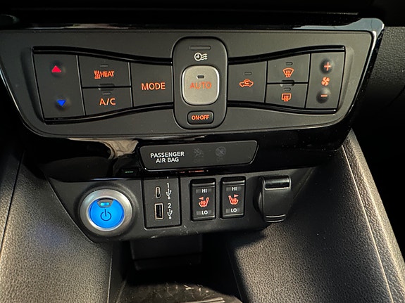 Nissan Leaf 25 of 30