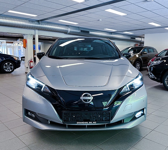 Nissan Leaf 4 of 30