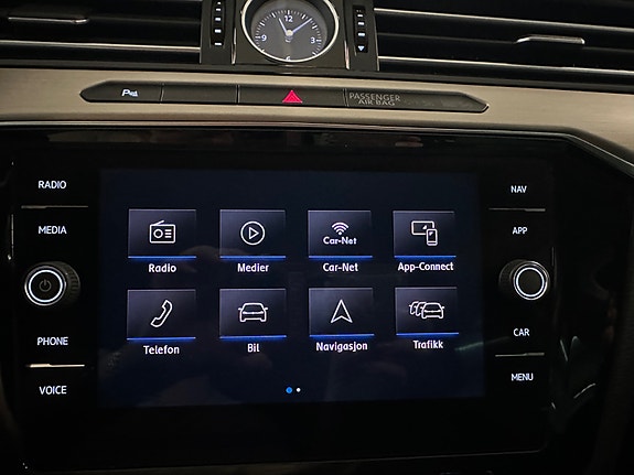 Volkswagen Passat 19 of 30