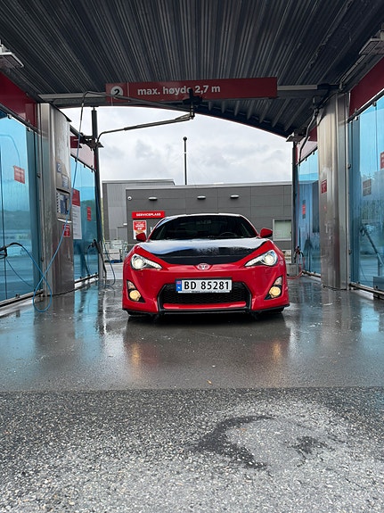 Toyota GT86 3 of 5