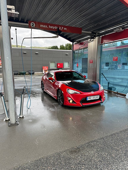 Toyota GT86 2 of 5