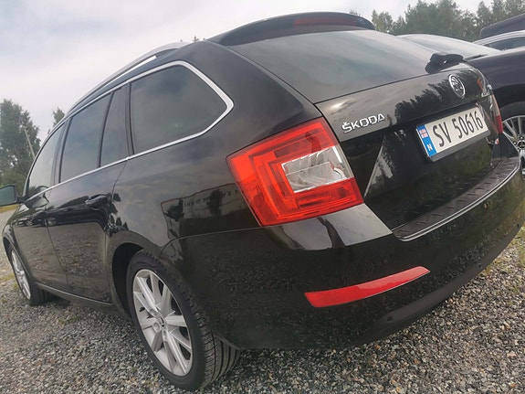 Skoda Octavia 2 of 5