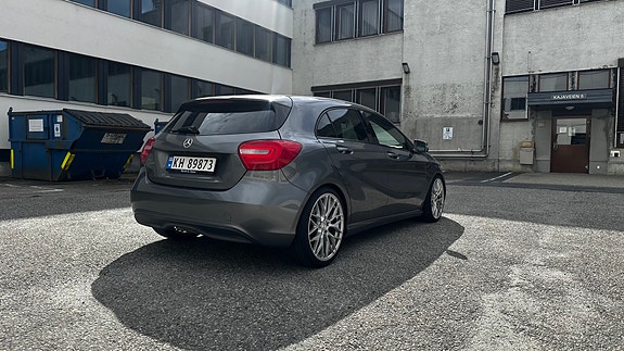 Mercedes-Benz A180 7 of 15