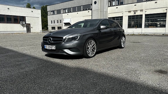 Mercedes-Benz A180 3 of 15