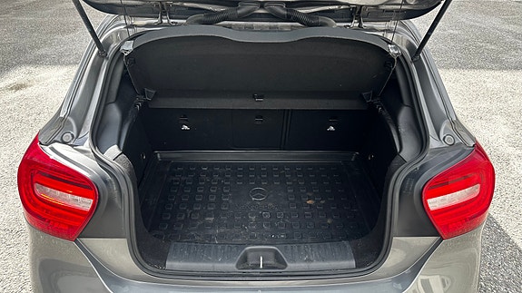 Mercedes-Benz A180 9 of 15